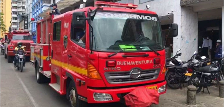 Bomberos de Buenaventura suspenden sus actividades por falta de pago