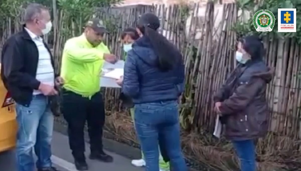 Privada de la libertad exempleada bancaria  por presuntos hurtos