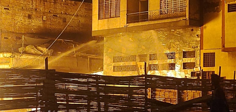 Fuga de gas provocó fuerte incendio en zona comercial del centro de Cali