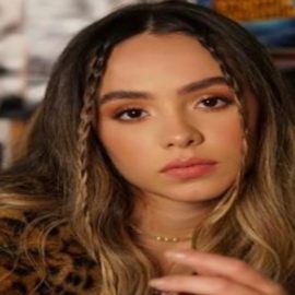 Hija de Natalia París muestra el momento en que le roban el celular