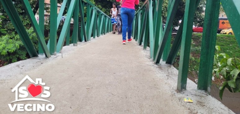 Comunidad denuncia deterioro del puente peatonal Los Mangos