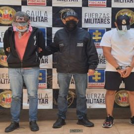Caen hombres que estarían extorsionando a comerciante por más de 500 millones