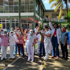 Trabajadores del Hospital San Miguel denuncian falta de pago de 3 meses