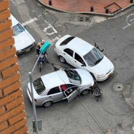 Denuncia: el cruce vial en el centro de Cali donde casi a diario hay accidentes