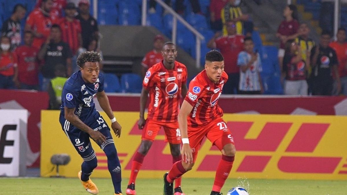 No le sale una a Juan Carlos Osorio: le llueven críticas por pisotón a jugador del DIM