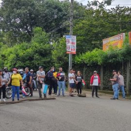 Vecinos de La Buitrera están cansados de los huecos, piden recuperación total de vías