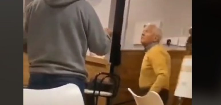 Hombre de la tercera edad golpeó a otro hombre por acosar a una mujer
