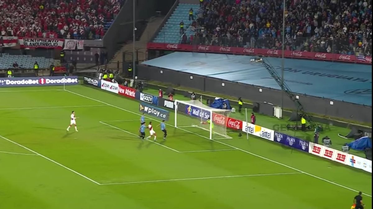 ¿Hubo gol?: polémica en Uruguay por la anotación invalidada a Perú
