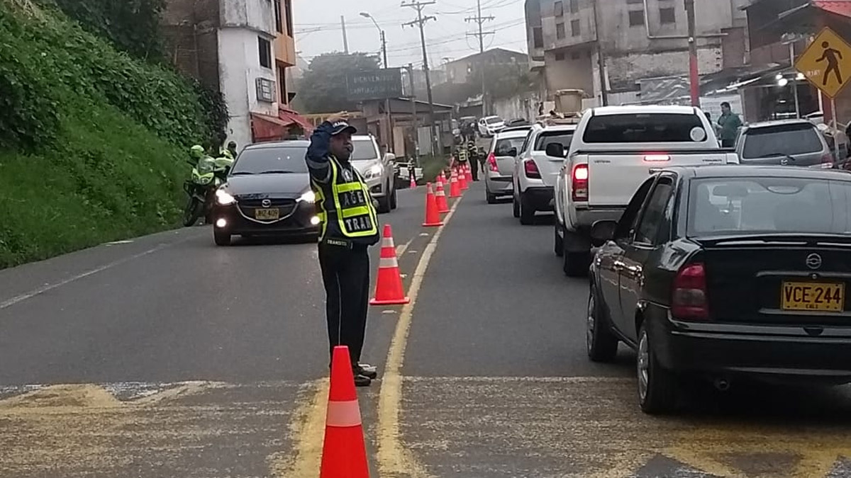 Más de 44 estaciones del MÍO fueron tomadas en operativo policial
