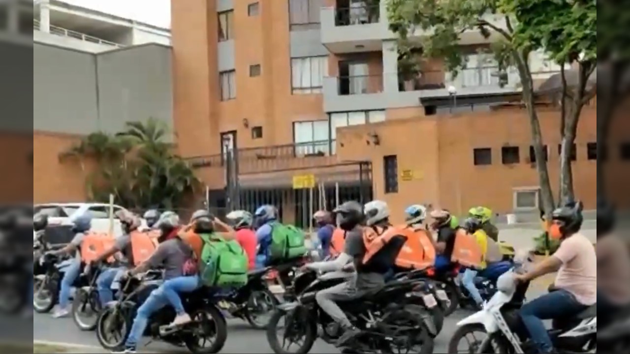 Rappitenderos protestaron por malas condiciones laborales de la aplicación