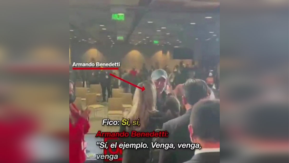 Epa Colombia genera controversia por video besándose con su mascota