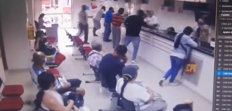 Video: nuevo acto de intolerancia ocurrido en una oficina de Emcali