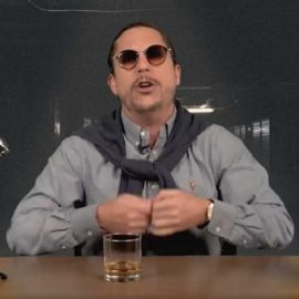 Alejandro Riaño anunció que se retirará de las redes sociales, tras fuertes críticas