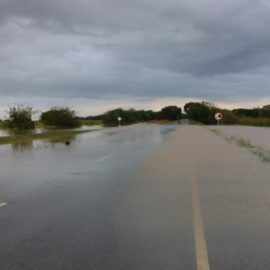 Carretera en el Valle fue cerrada por desbordamiento del río Cauca