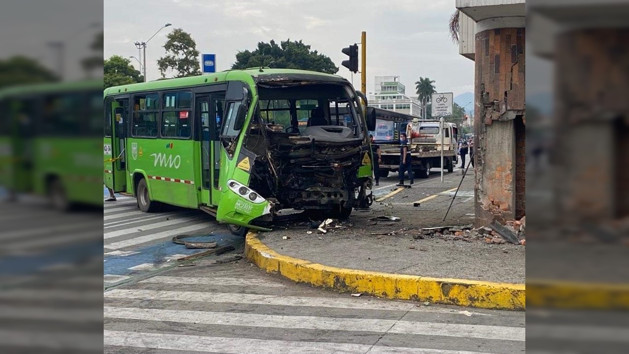 Habló conductor del bus del MÍO que se accidentó con Freddy Rincón