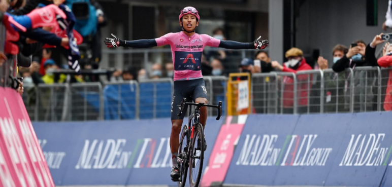 Egan Bernal, cada vez más cerca de volver a competir