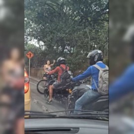 En video: Mujer hace respetar el correcto uso de la ciclorruta