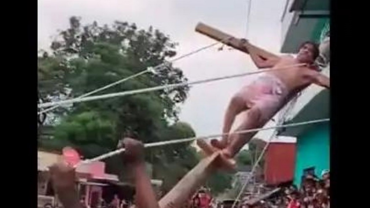 Hombre que representaba a ‘Jesús’ en viacrucis casi muere electrocutado
