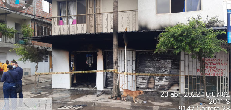 Una persona muerta dejó incendio en fábrica de muebles en el oriente de Cali