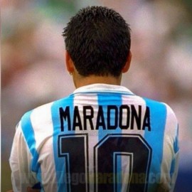 Subastan camiseta de Maradona con la que anotó el recordado gol ante Inglaterra