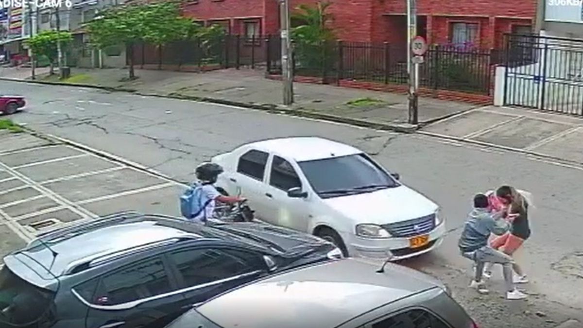 A joven le desfiguraron la cara con arma traumática por robarle su moto en La Base