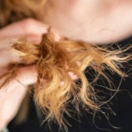 ¿Por qué tenemos las puntas abiertas en el cabello?
