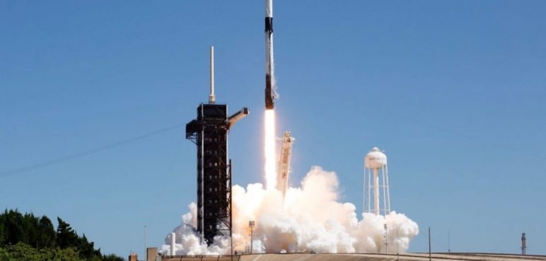 Primera misión privada despegó hacia Estación Espacial Internacional