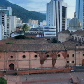 Así se veía la humedad de la Iglesia de San Francisco horas antes de su desplome