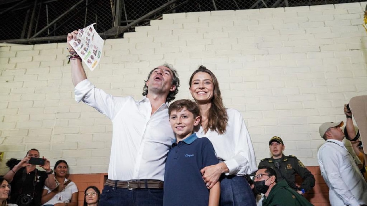 El candidato Federico Gutiérrez ejerció su derecho al voto en Medellín
