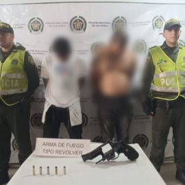 Capturan a dos personas por realizar disparos al aire en caravana fúnebre