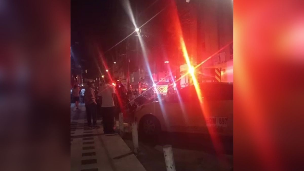 Emergencia por incendio en edificio comercial en San Nicolás