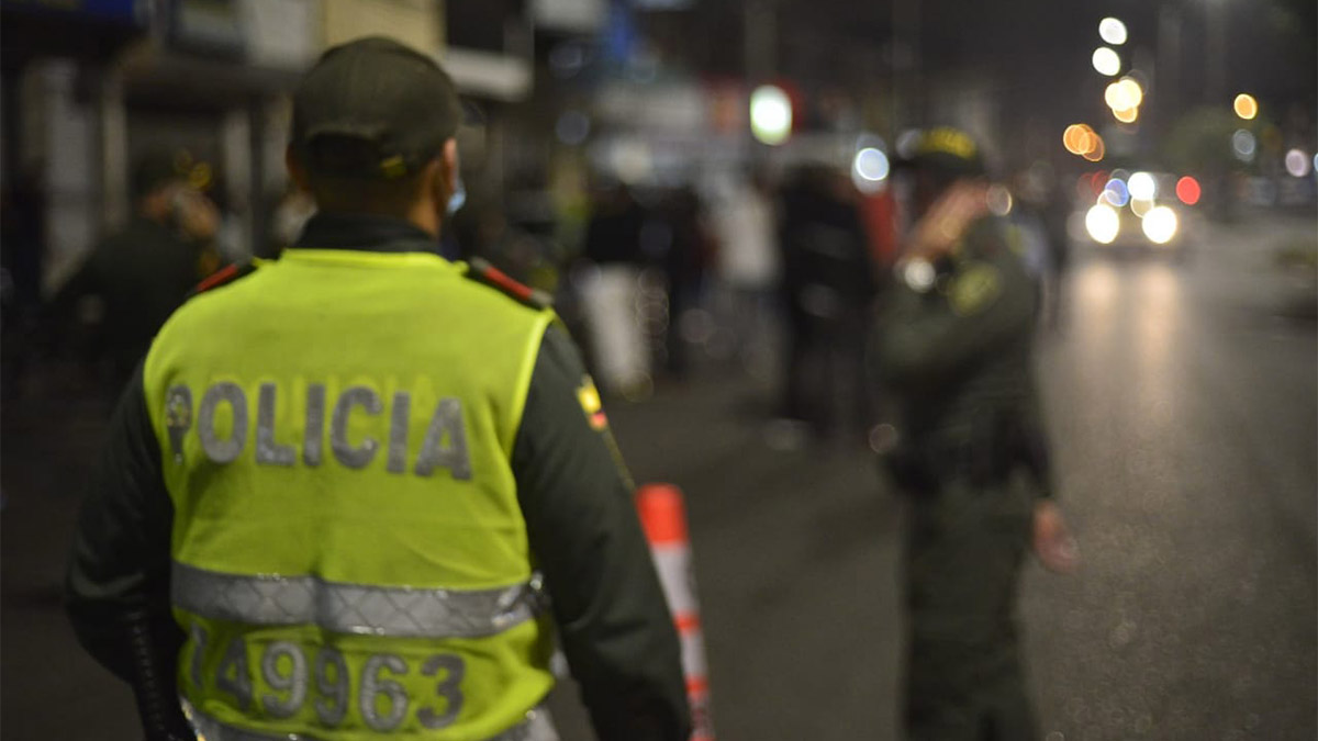 Emergencia por incendio en local de uñas en el sexto piso de un centro comercial