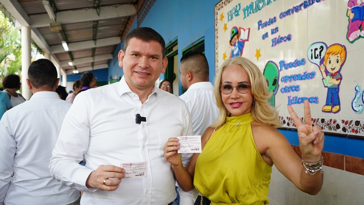 El candidato Federico Gutiérrez ejerció su derecho al voto en Medellín