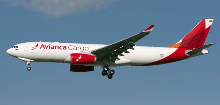 Pasajero intentó abrir la puerta de avión a mitad de vuelo Bogotá – México