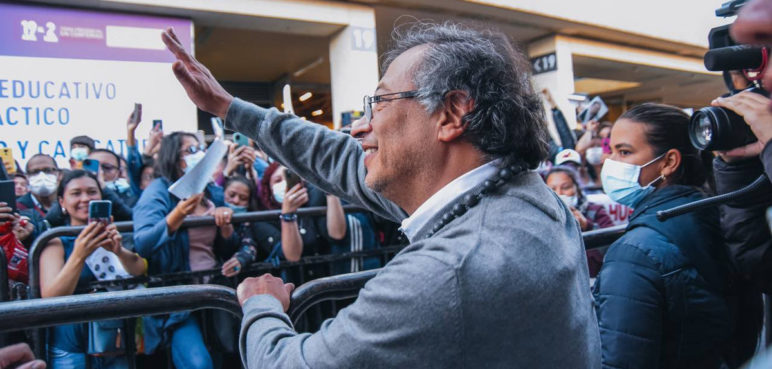 Petro denuncia plan para asesinarlo y cancela su gira en el Eje Cafetero