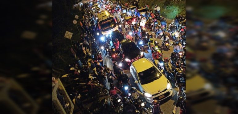 Denuncian que ambulancias compiten por recoger heridos de piques ilegales