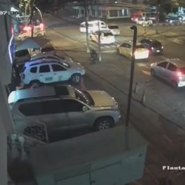 Revelan video de ambulancia accidentada y sí se pasó el semáforo en rojo