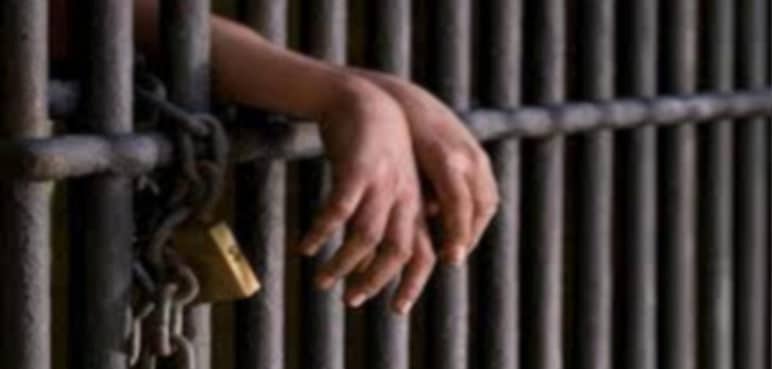 Envían a la cárcel a hombre que ató y tocó las partes íntimas de la hija de su pareja