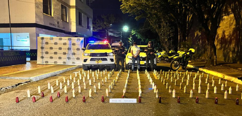 Vehículo fue descubierto con tres caletas de droga: llevaba 130 kg de coca