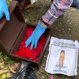 Alcalde de Vijes es amenazado con ataúd en frente de su casa
