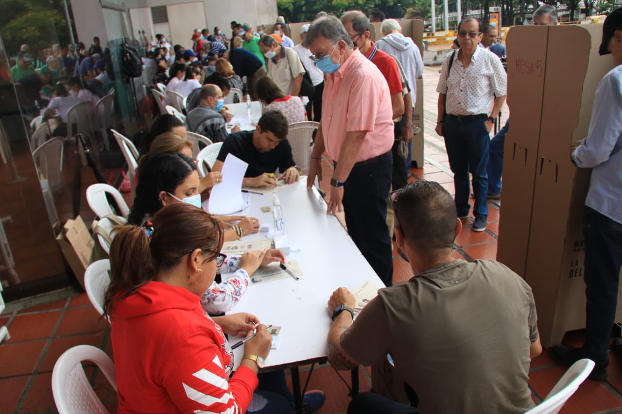 Asistencia masiva en puestos de votación, el panorama de la segunda vuelta en Cali