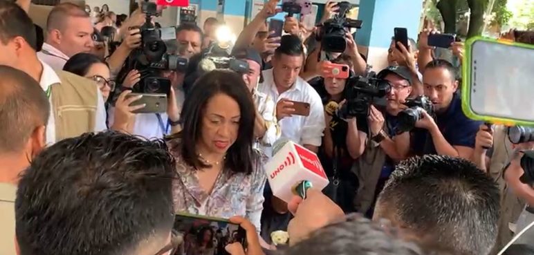 Candidata a vice Marelen Castillo confía en resultados de Registraduría