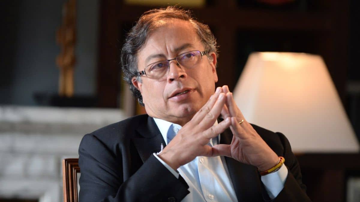 Petro nombró a Álvaro Leyva Durán ministro de relaciones exteriores