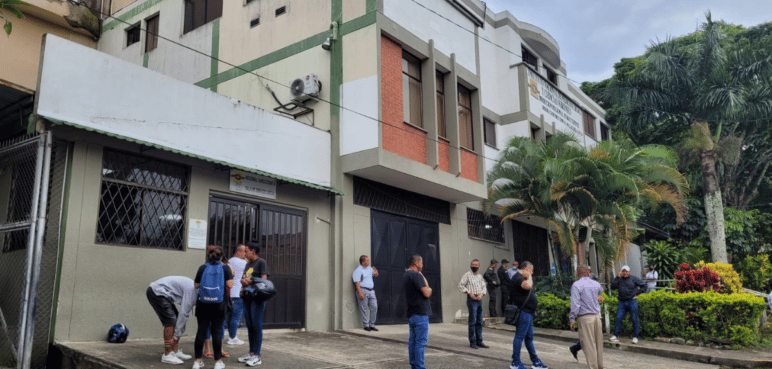 Cuerpos de seis reclusos de cárcel de Tuluá fueron entregados a sus familias