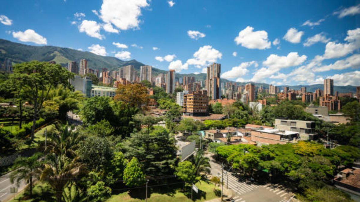 Grupos armados estarían impidiendo el acceso a internet en barrios de Medellín