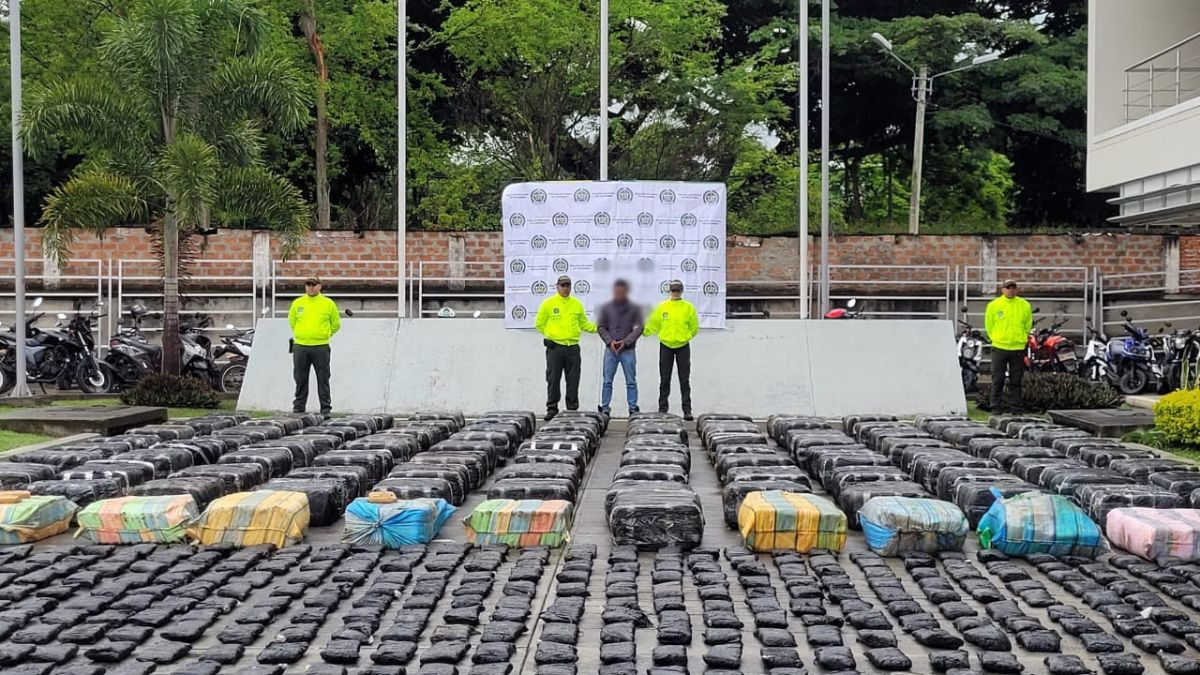 Incautan 4 toneladas de marihuana, un vehículo y capturan a una persona