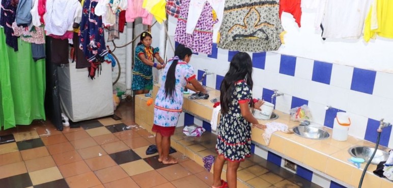 Llegan indígenas del pueblo Emberá desplazados por la violencia a Cali