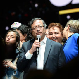 Presidente electo, Gustavo Petro, habló con mandatario de EEUU