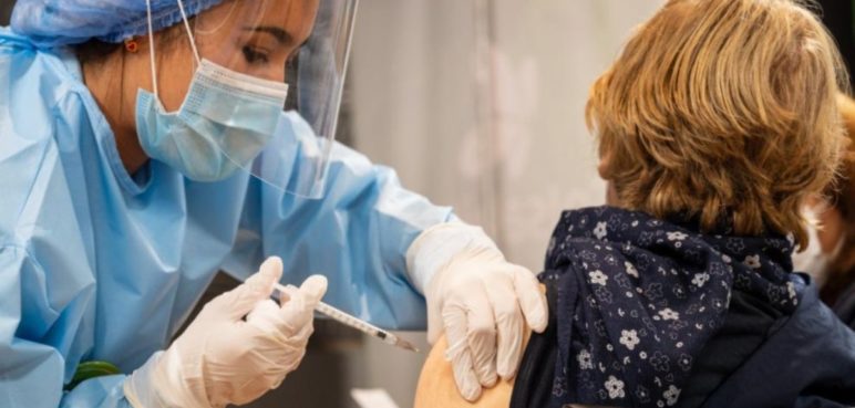 ¿Las vacunas son efectivas contra la nueva variante del covid-19? Aquí le explicamos