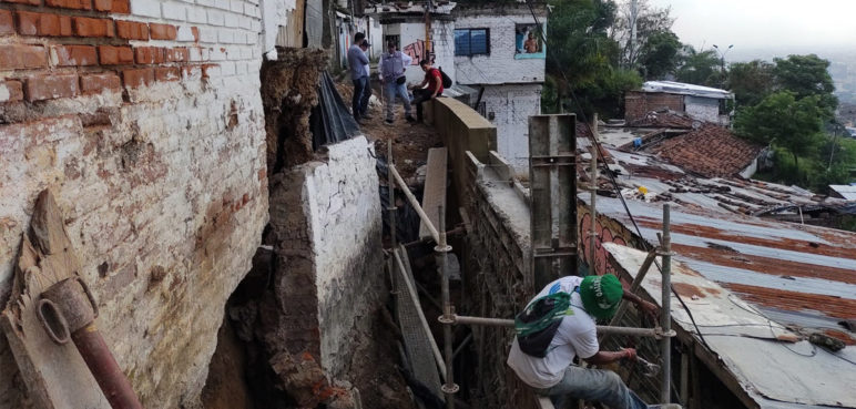Alcaldía visitó viviendas en Siloé afectadas por la temporada de lluvias